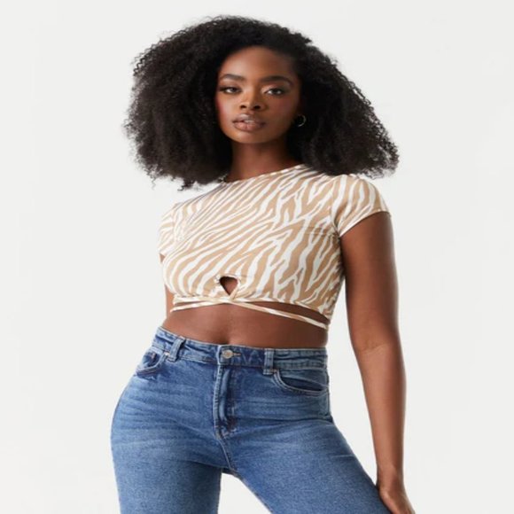 Womens Zebra Print Crossover Self-Tie Waist Crop Top Size XL NWT​ - Picture 2 of 3